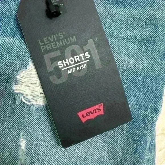 NWT Levi's Premium 501 Mid Rise Denim Shorts Distressed Light Wash Size 32 - Picture 5 of 7